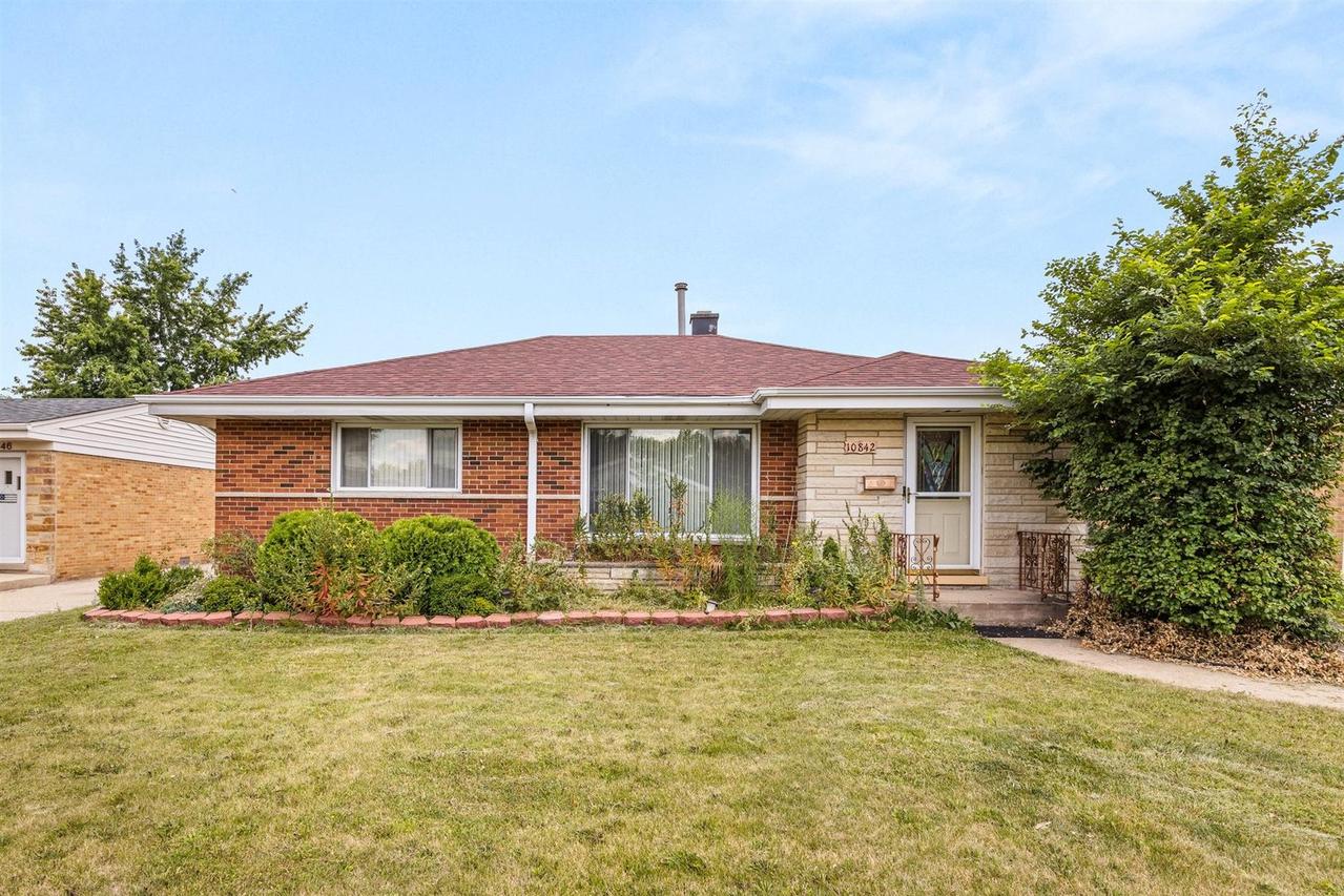 10842 Claridge Ave., Westchester, IL 60154