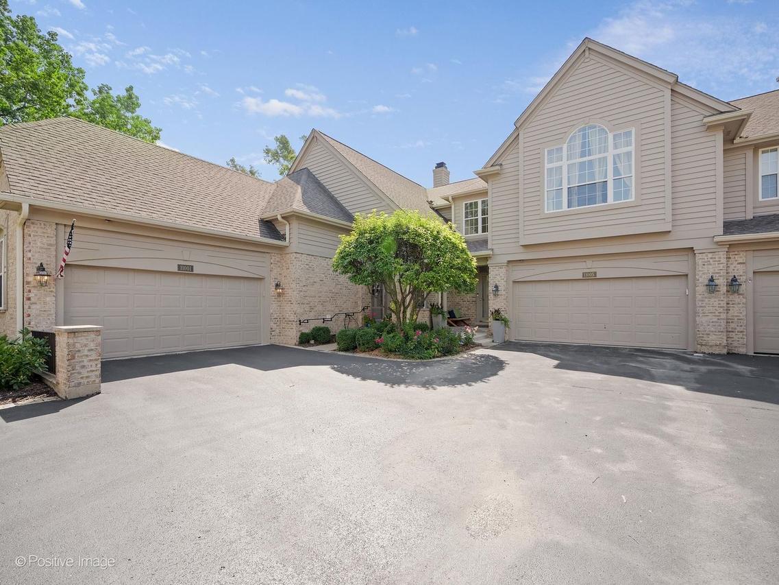 11005 Edgebrook Ln., Indian Head Park, IL 60525