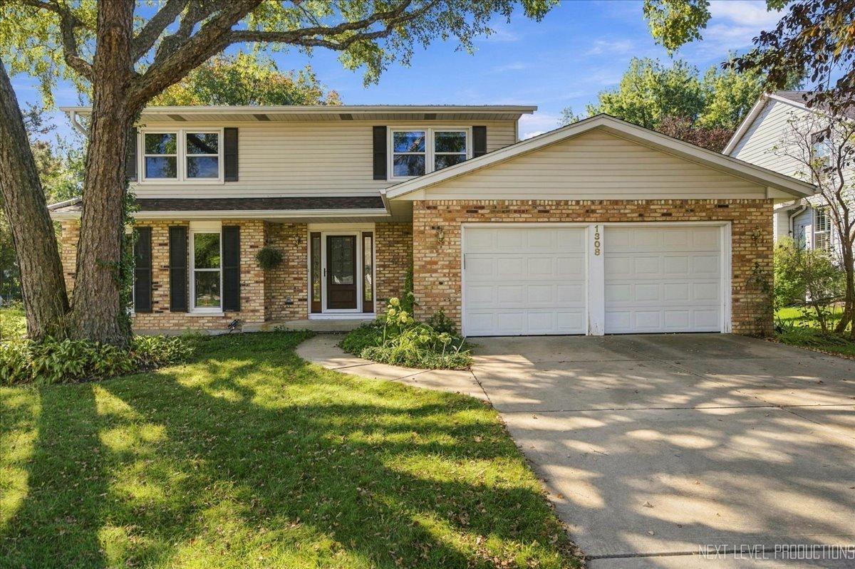 1308 Old Dominion Rd., Naperville, IL 60540