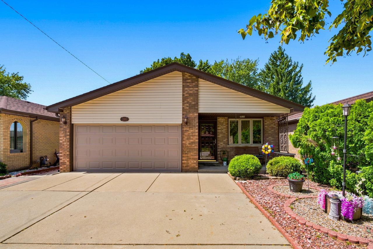 288 Escanaba Ave., Calumet City, IL 60409