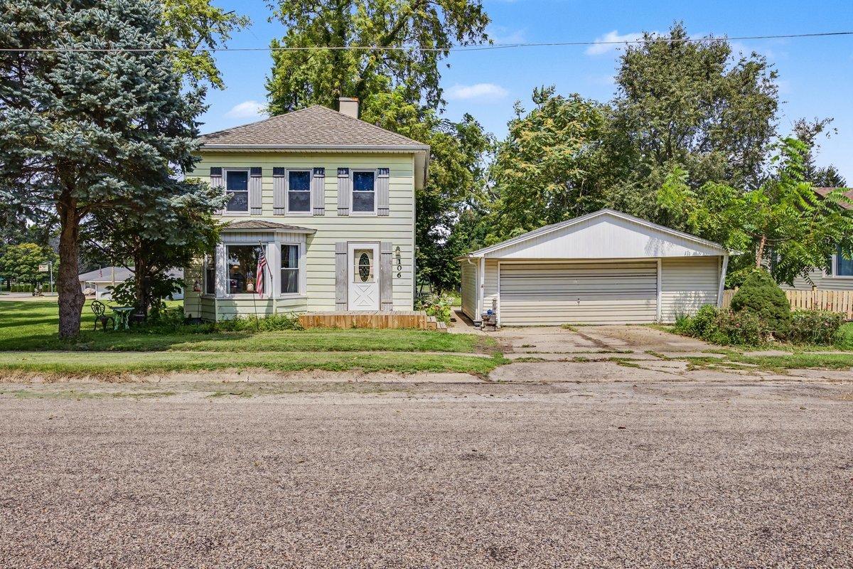 106 E Front St., Granville, IL 61326