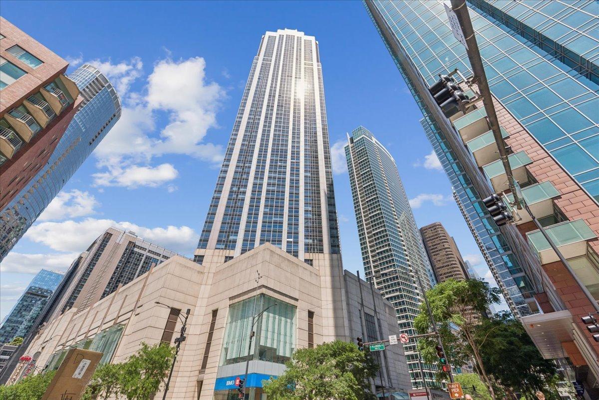 512 N Mcclurg Ct. #1608, Chicago, IL 60611