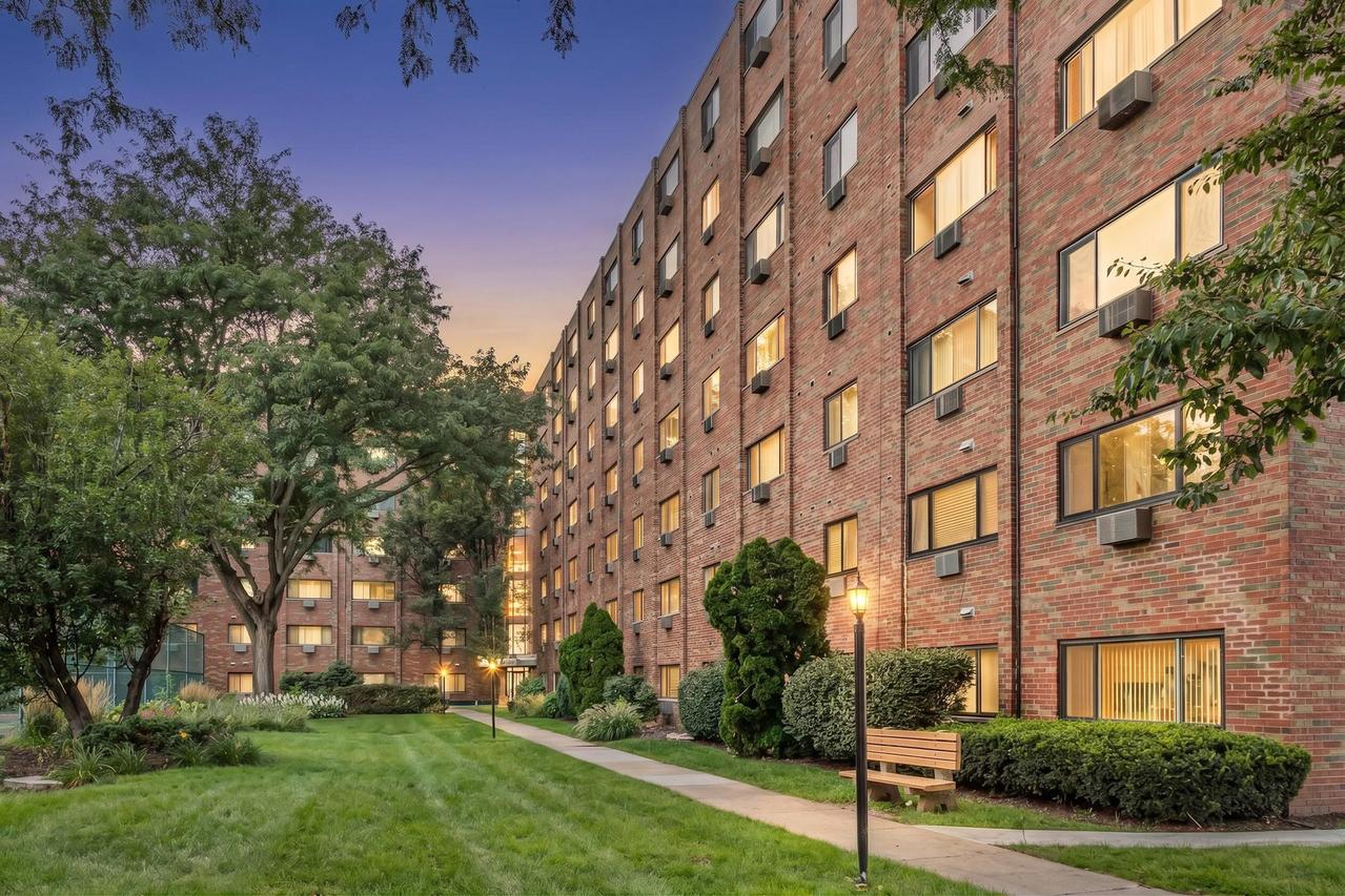 5358 N Cumberland Ave. #421, Chicago, IL 60656
