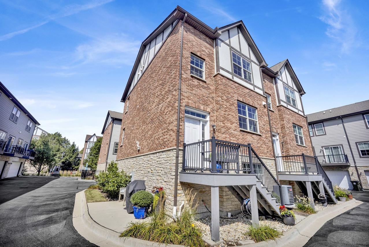 150 S Myrtle Ave., Villa Park, IL 60181