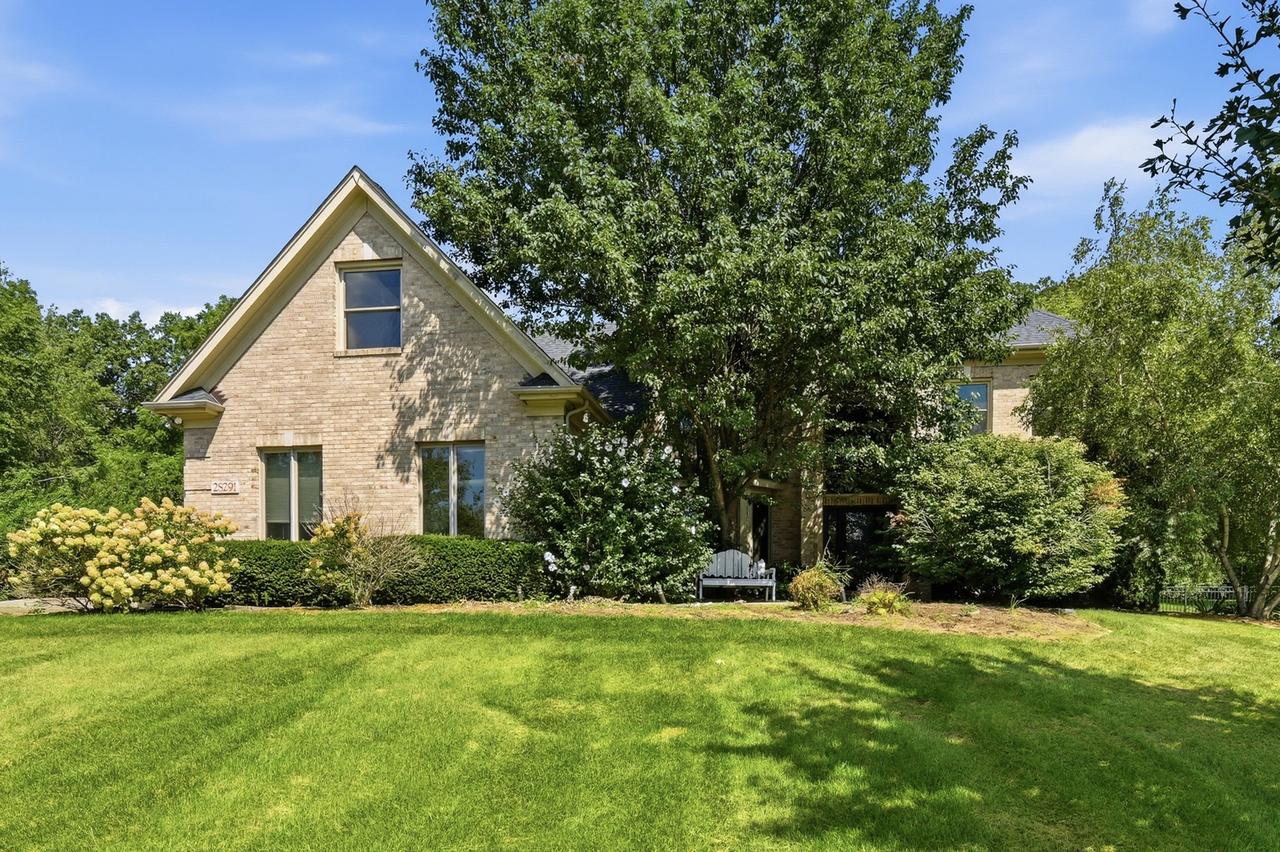2S291 Pine Row Ct., Elburn, IL 60119