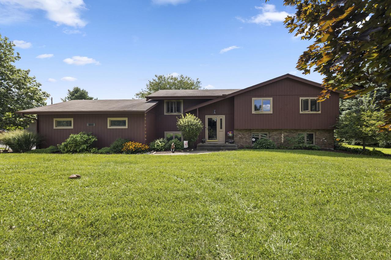 6649 E Oak Hill Rd., Stillman Valley, IL 61084