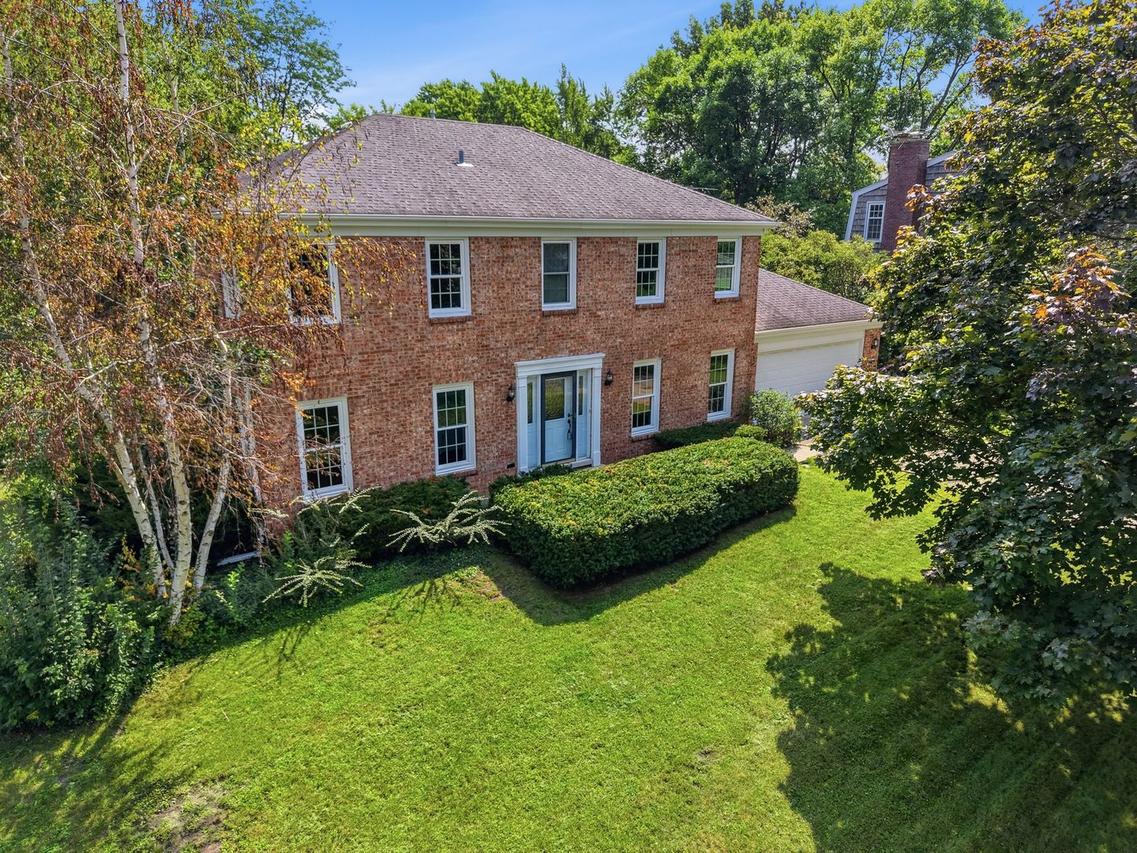 1170 Oak Ridge Cir., Barrington, IL 60010