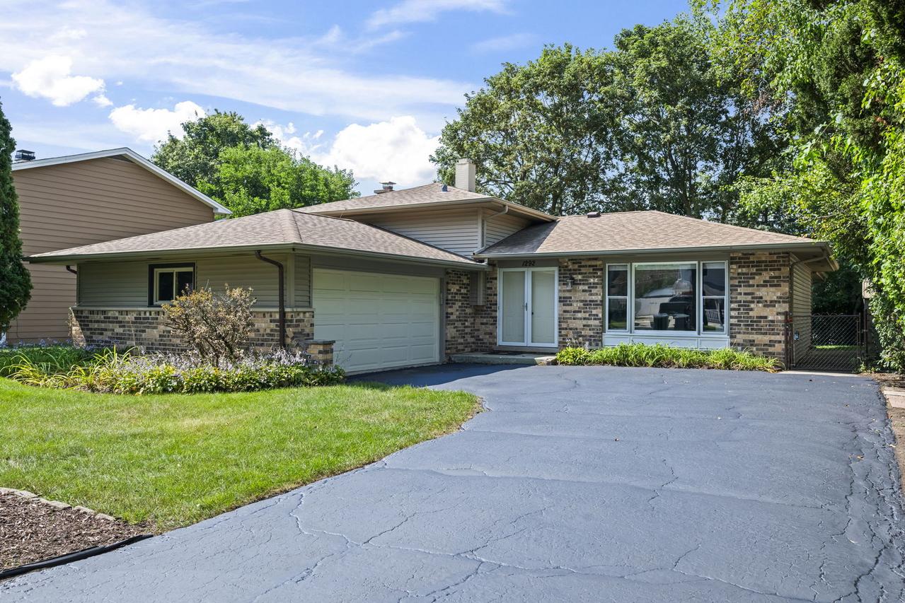 1292 N Linden Ave., Palatine, IL 60074