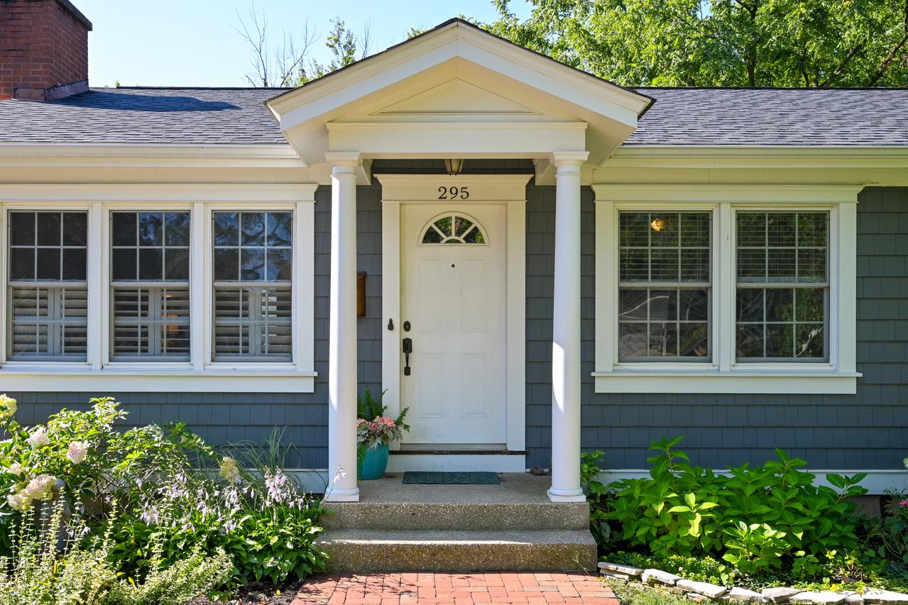 295 Cottage Ave., Glen Ellyn, IL 60137