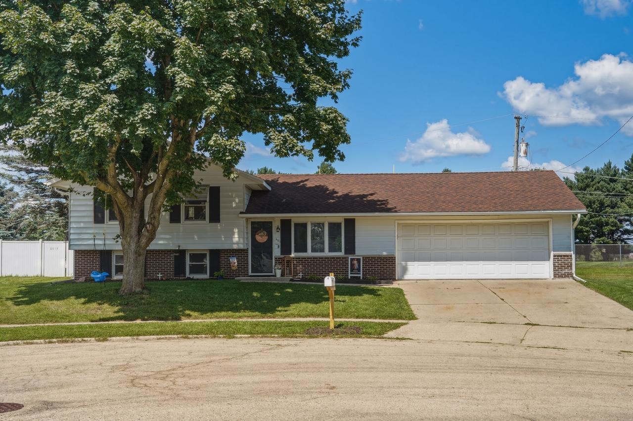 601 High St., Dixon, IL 61021