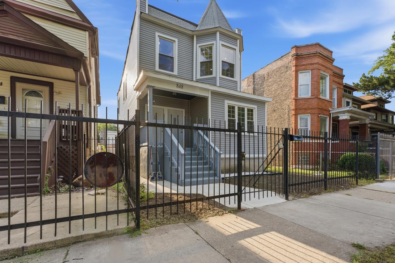 848 N Latrobe Ave., Chicago, IL 60651