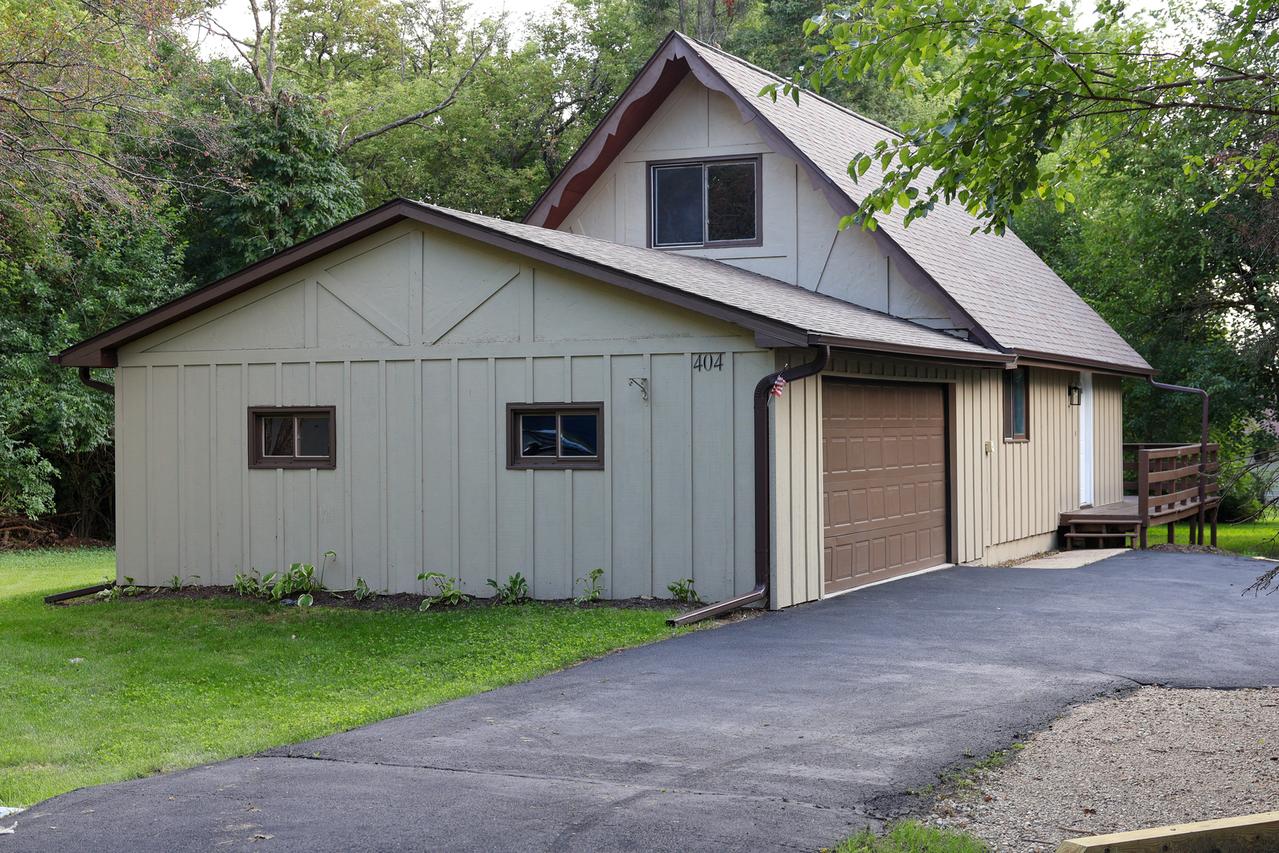 404 Atlantic Dr., Poplar Grove, IL 61065