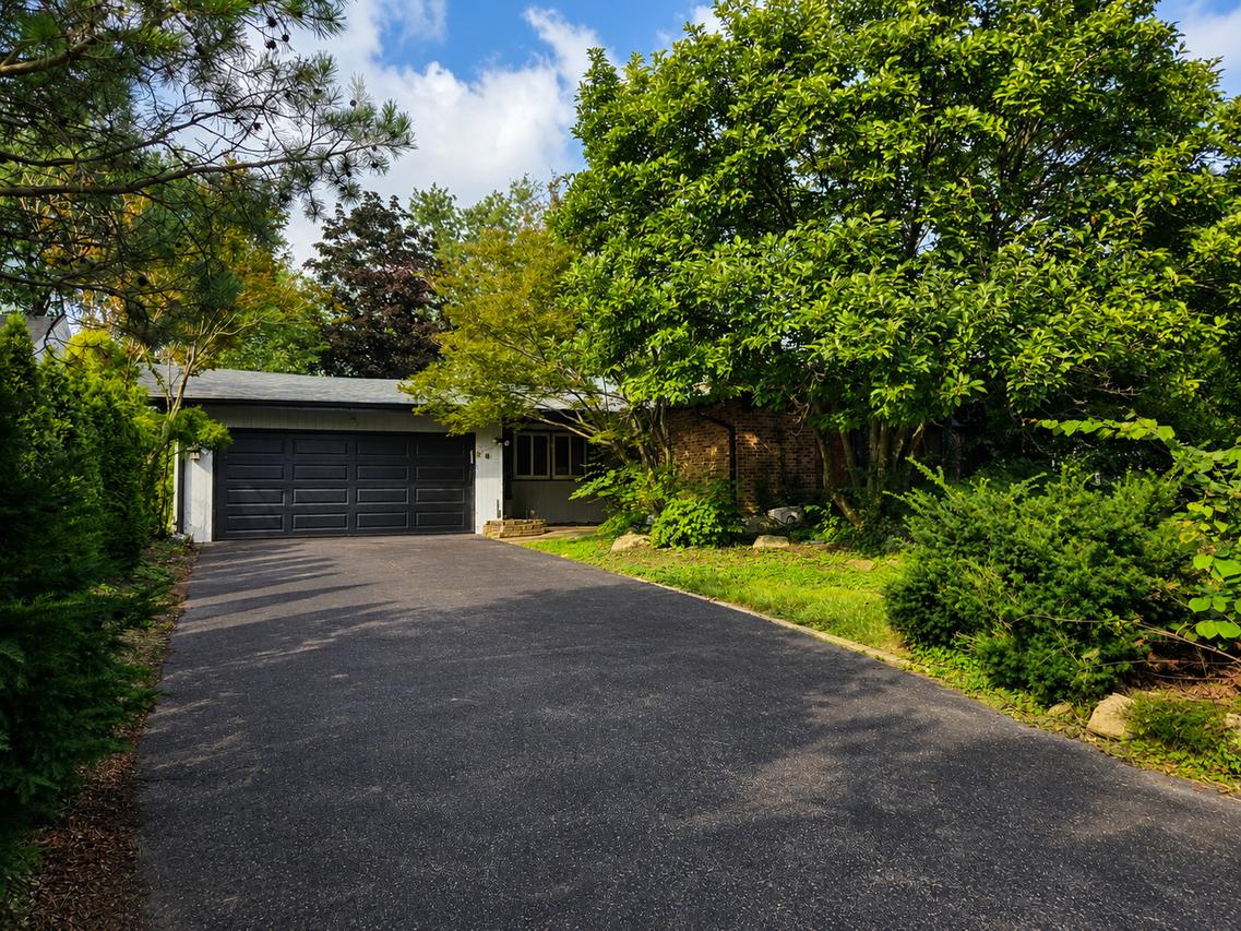 544 Hawthorne Rd., Frankfort, IL 60423