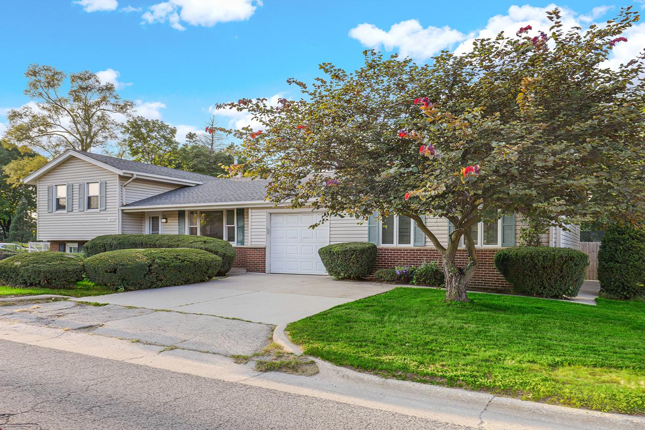 5455 S Catherine Ave., Countryside, IL 60525
