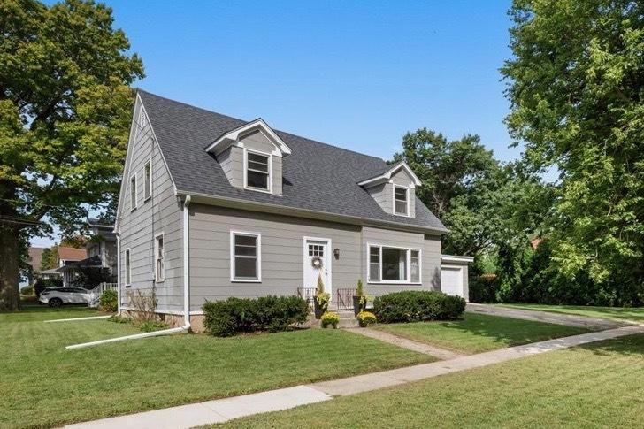 202 N 5th St., Geneva, IL 60134