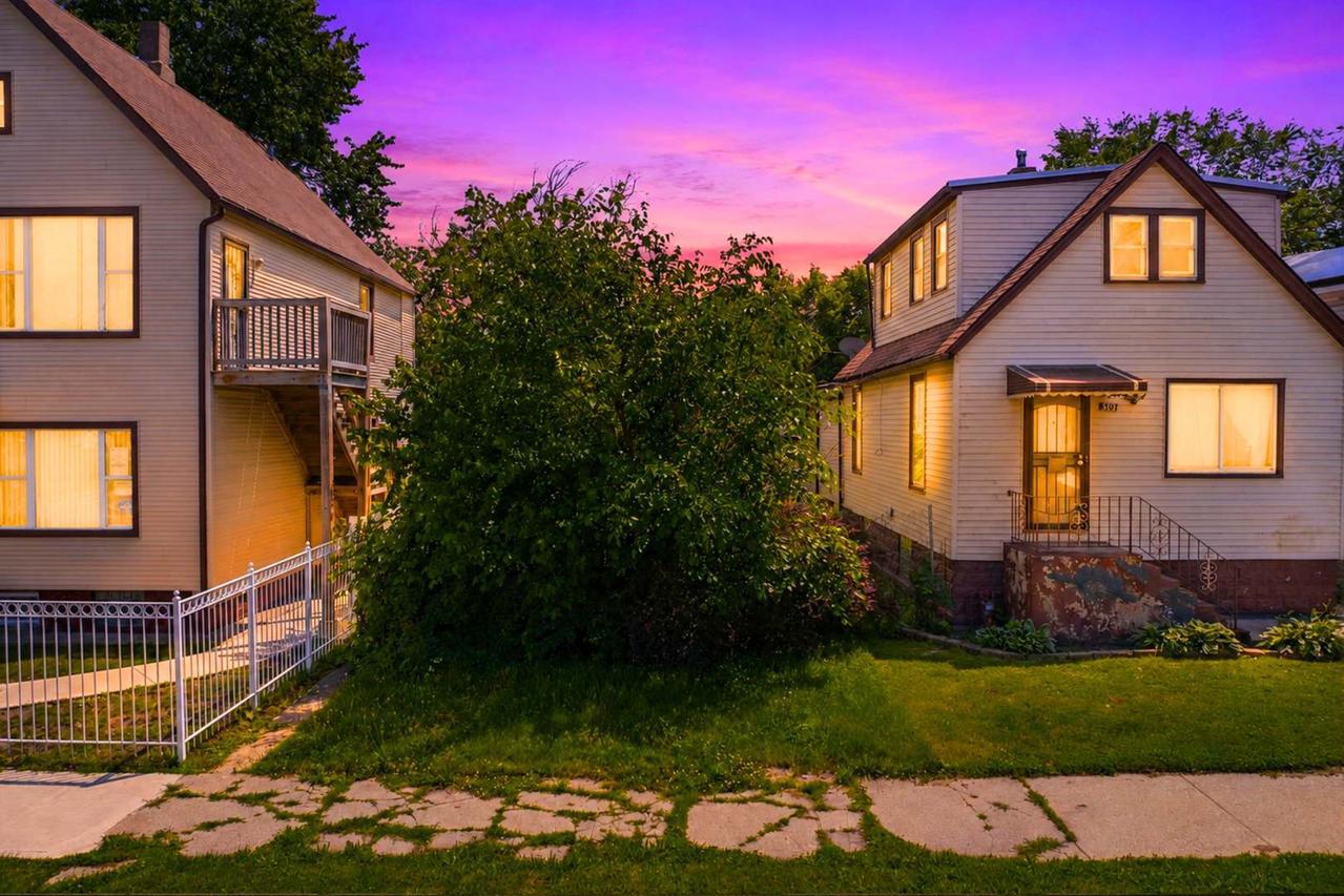 305 W 117th St., Chicago, IL 60628