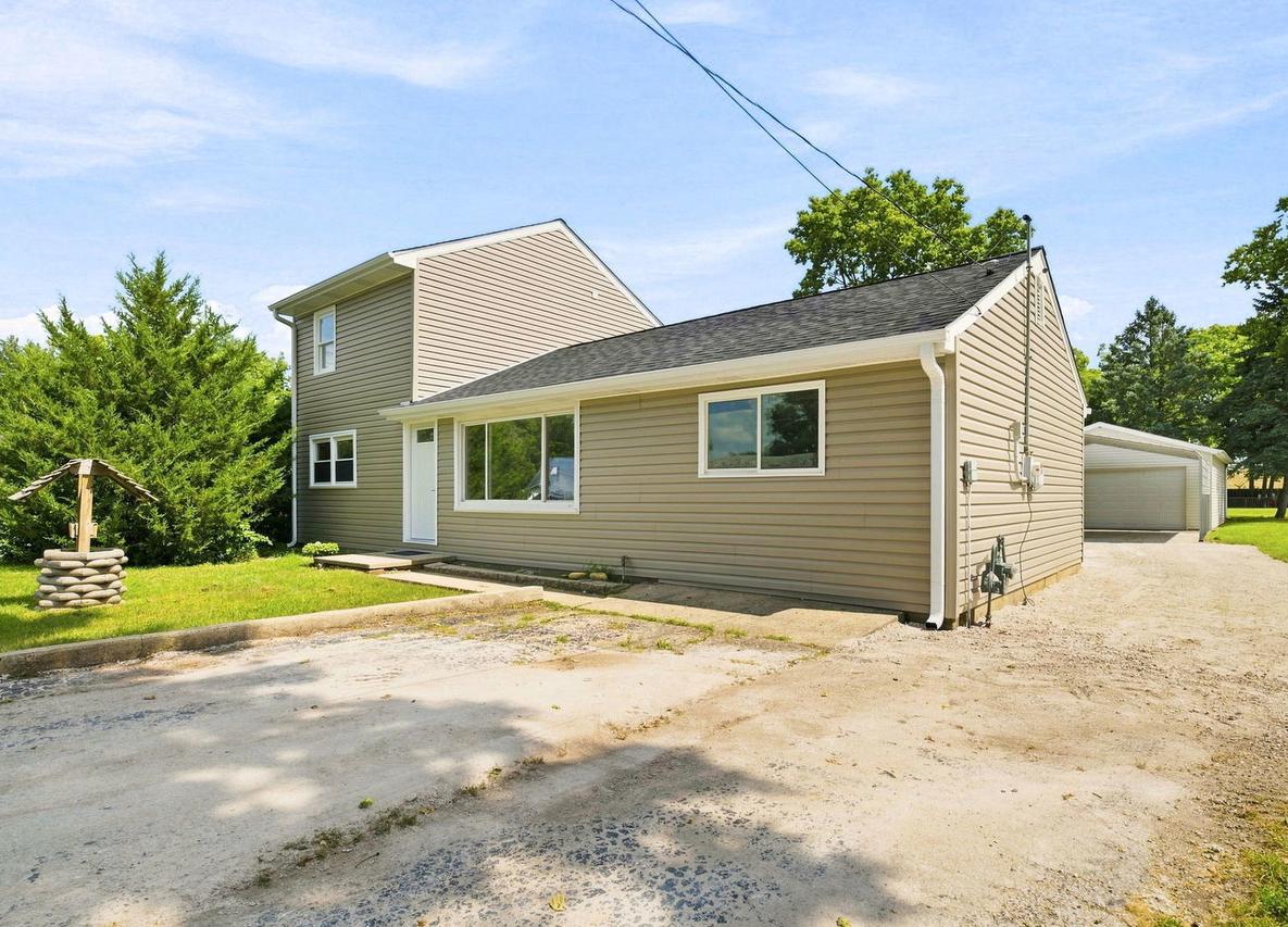 25055 S Center St., Channahon, IL 60410