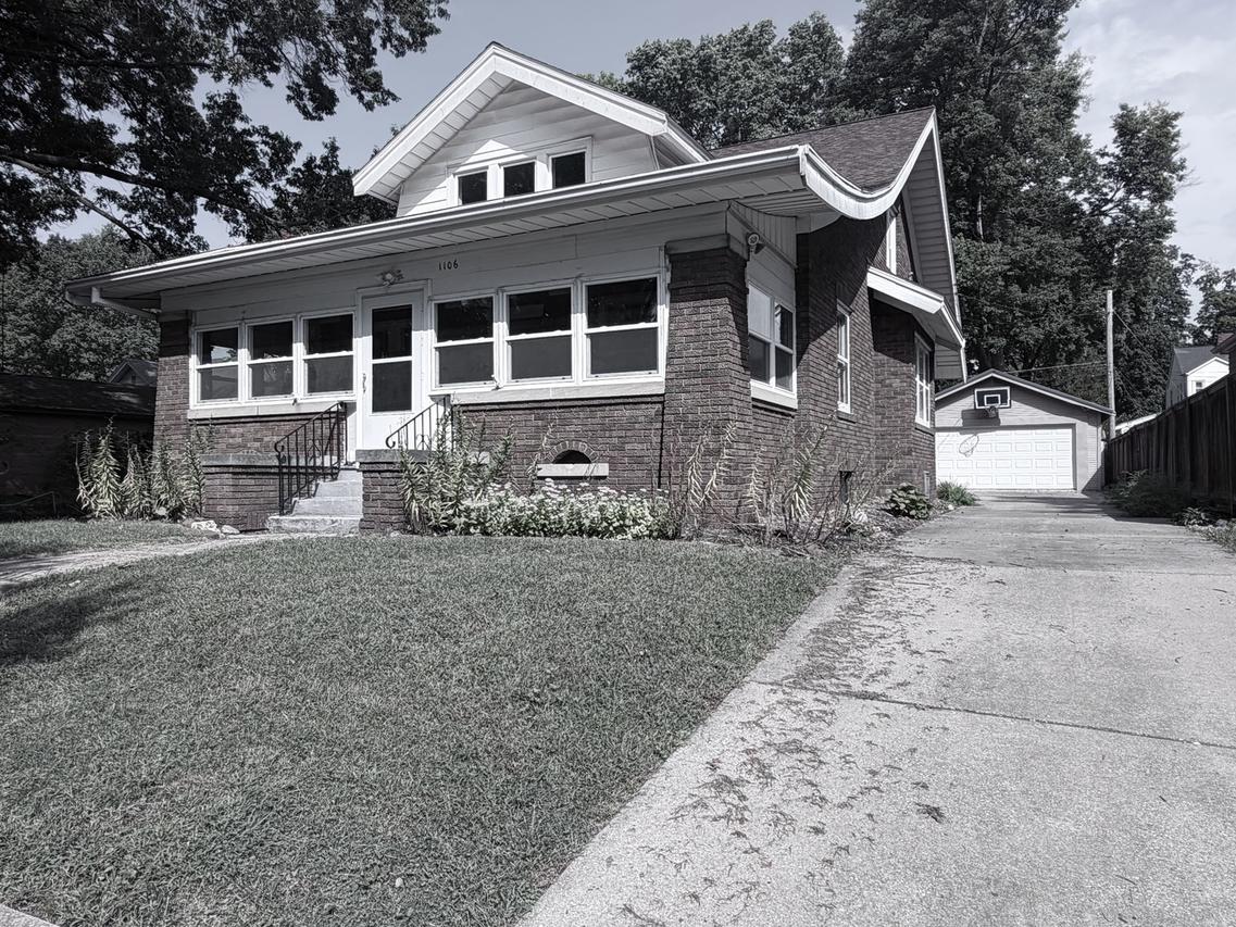 1106 E Olive St., Bloomington, IL 61701
