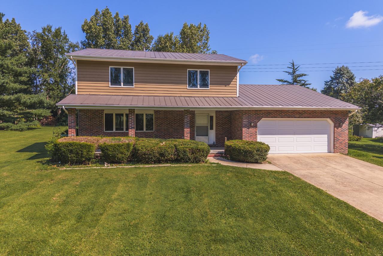 19780 Lakewood Dr., Bloomington, IL 61705