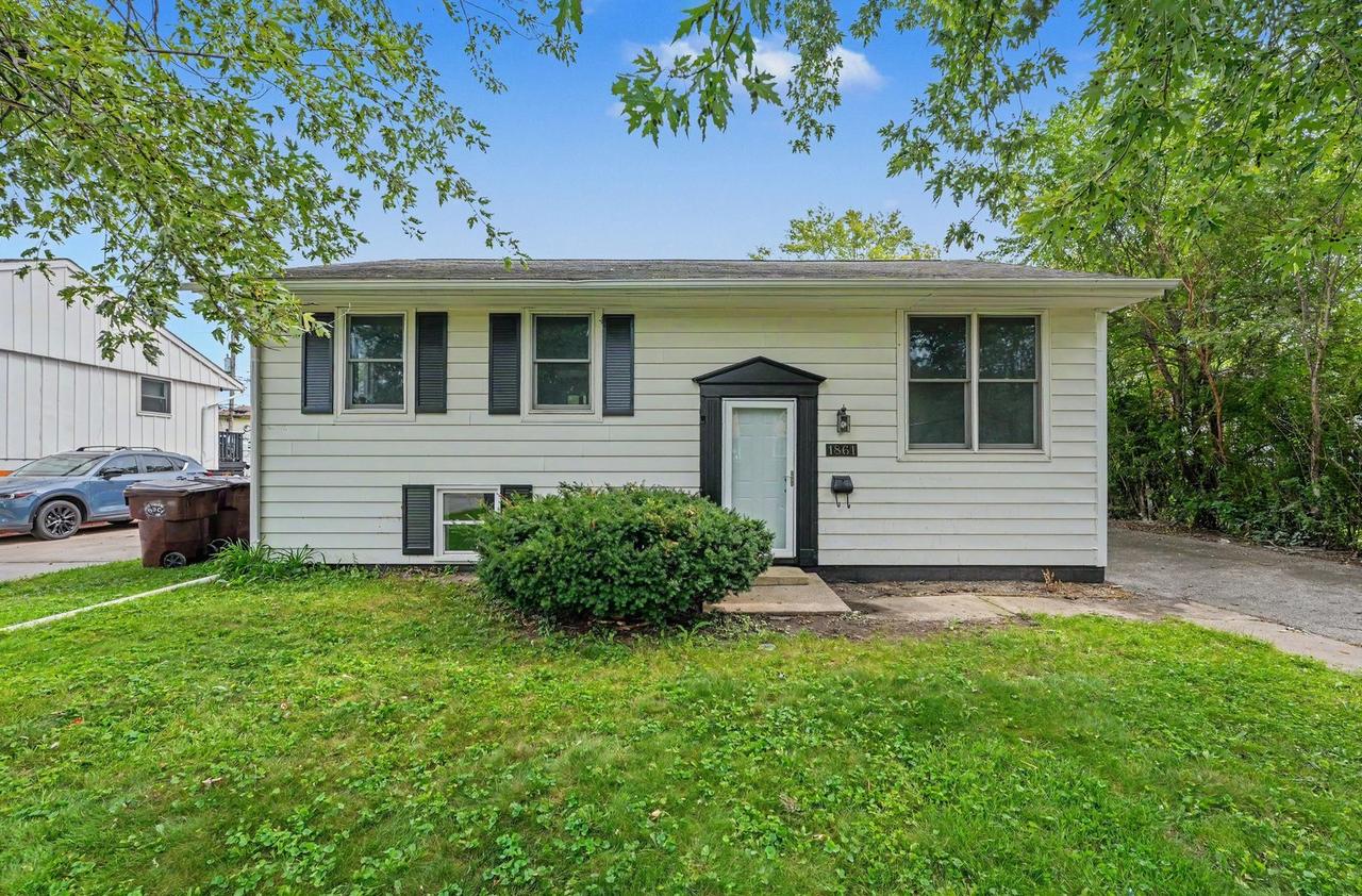 1861 225th St., Sauk Village, IL 60411