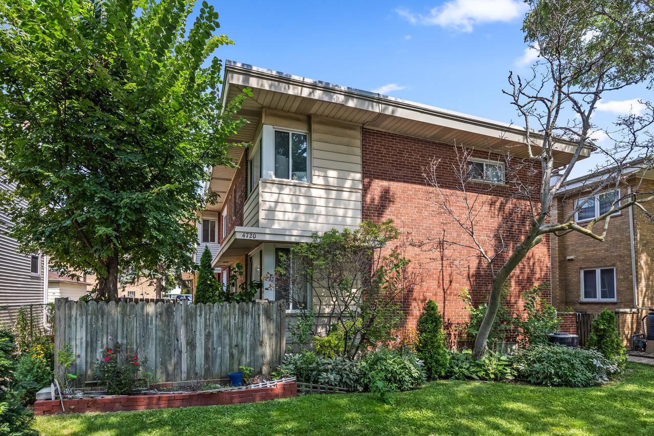 4720 Washington St. #C, Skokie, IL 60076