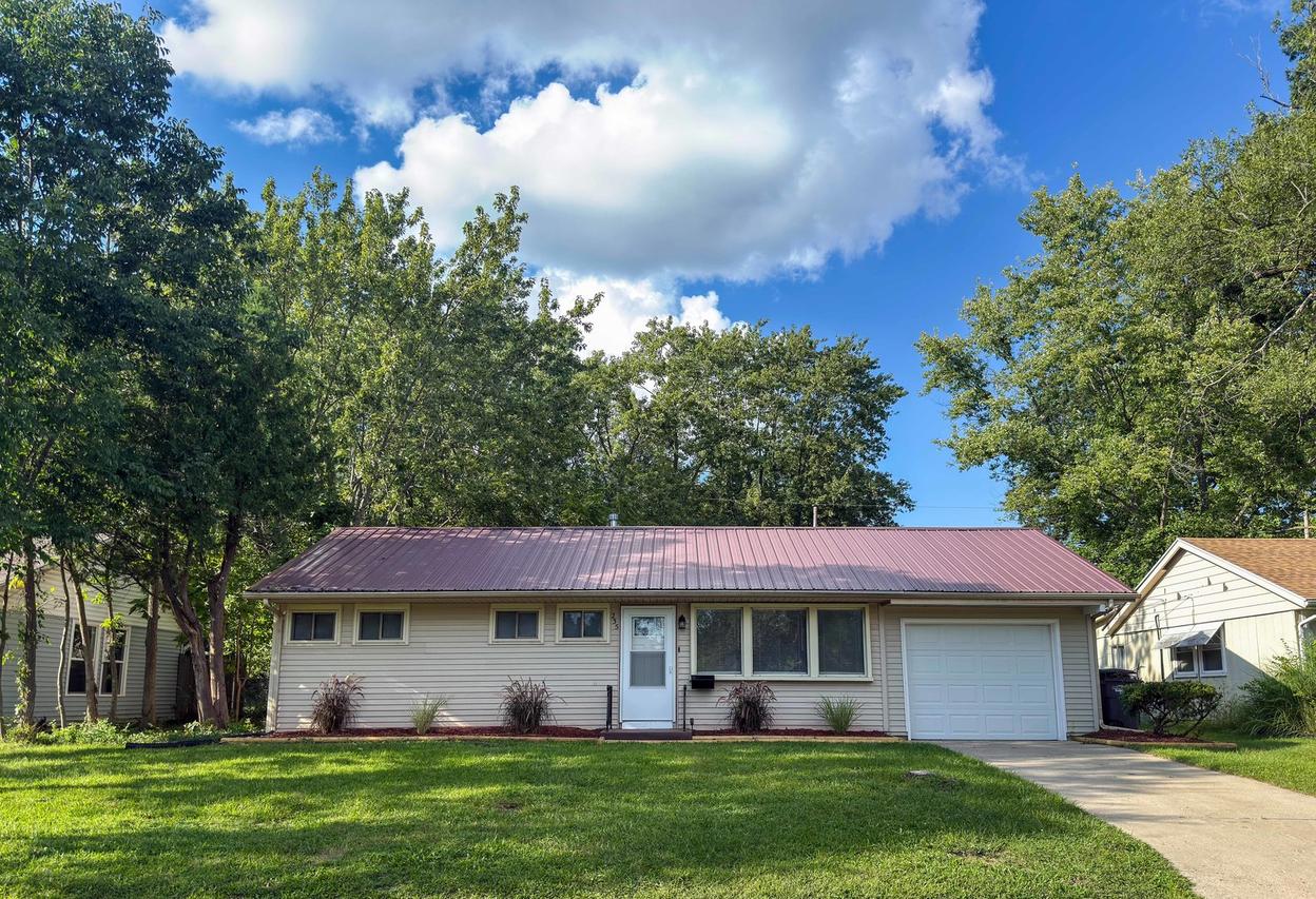 235 Dawn Ave., Danville, IL 61832