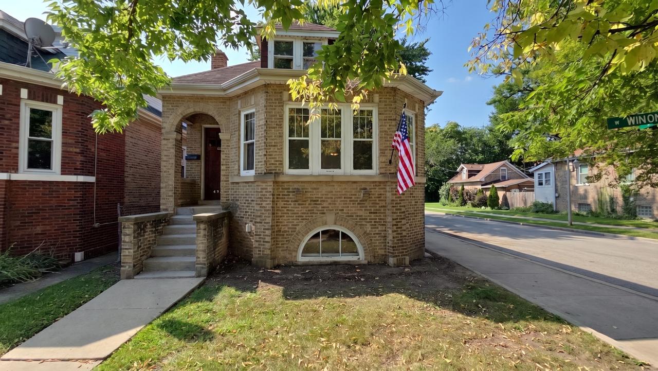 4961 W Winona St., Chicago, IL 60630