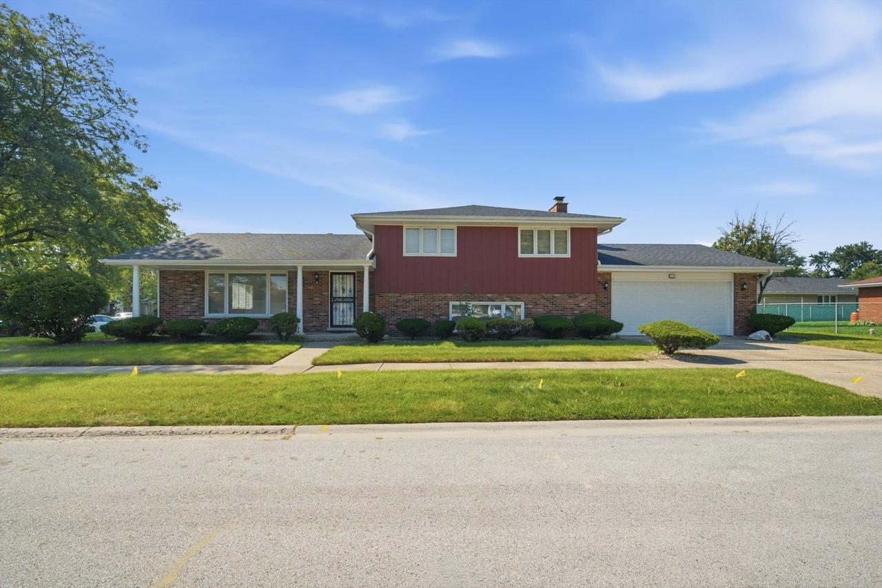 1103 E 166th Pl., South Holland, IL 60473