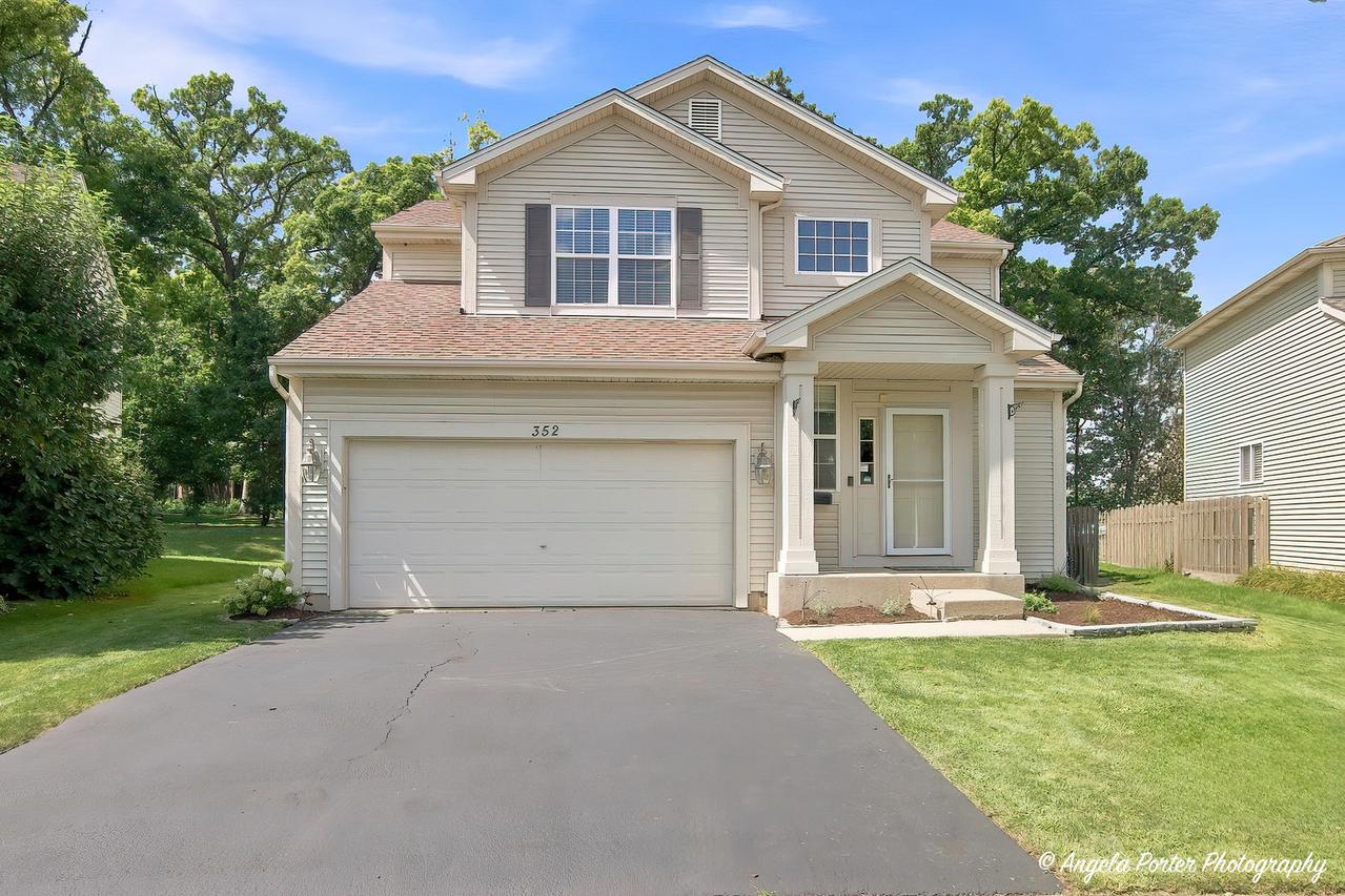 352 N Cornerstone Dr., Volo, IL 60020
