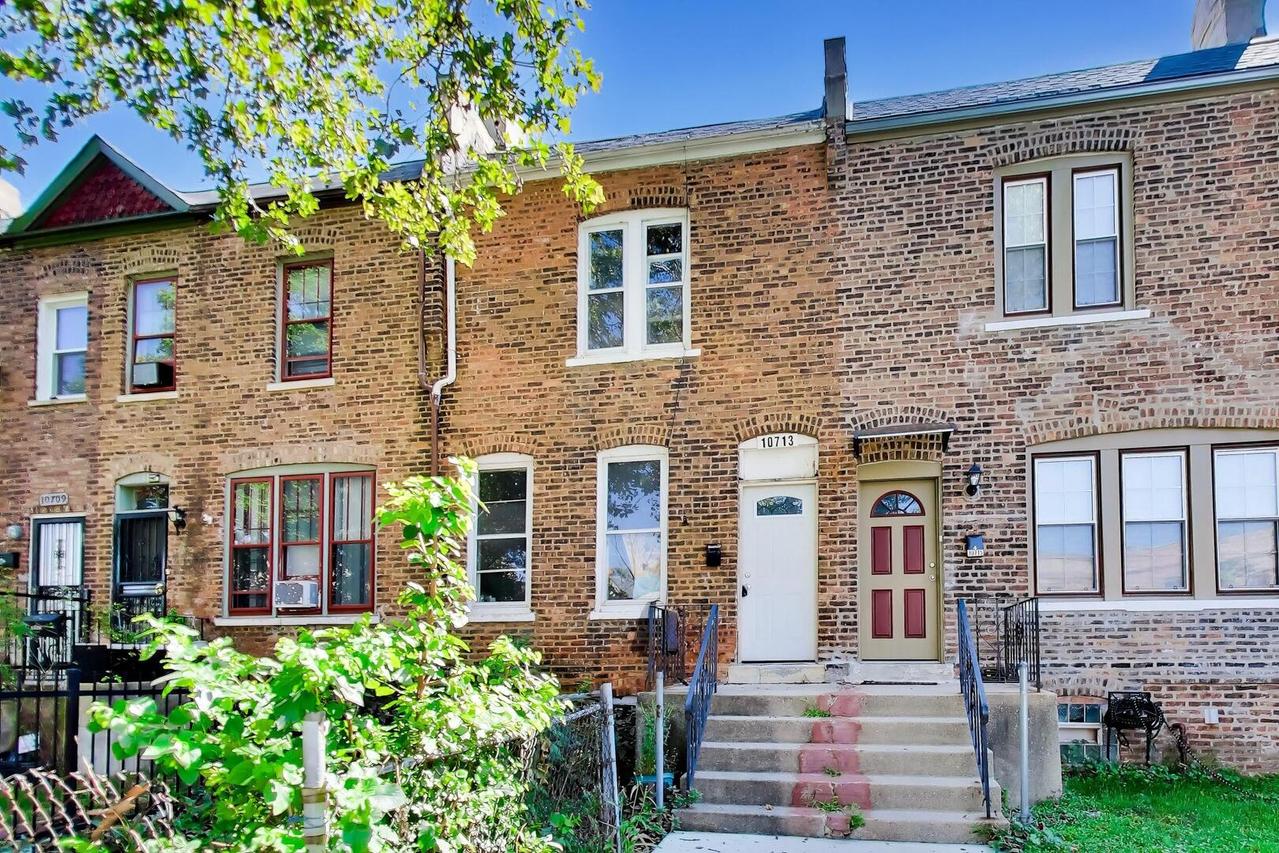 10713 S Champlain Ave., Chicago, IL 60628