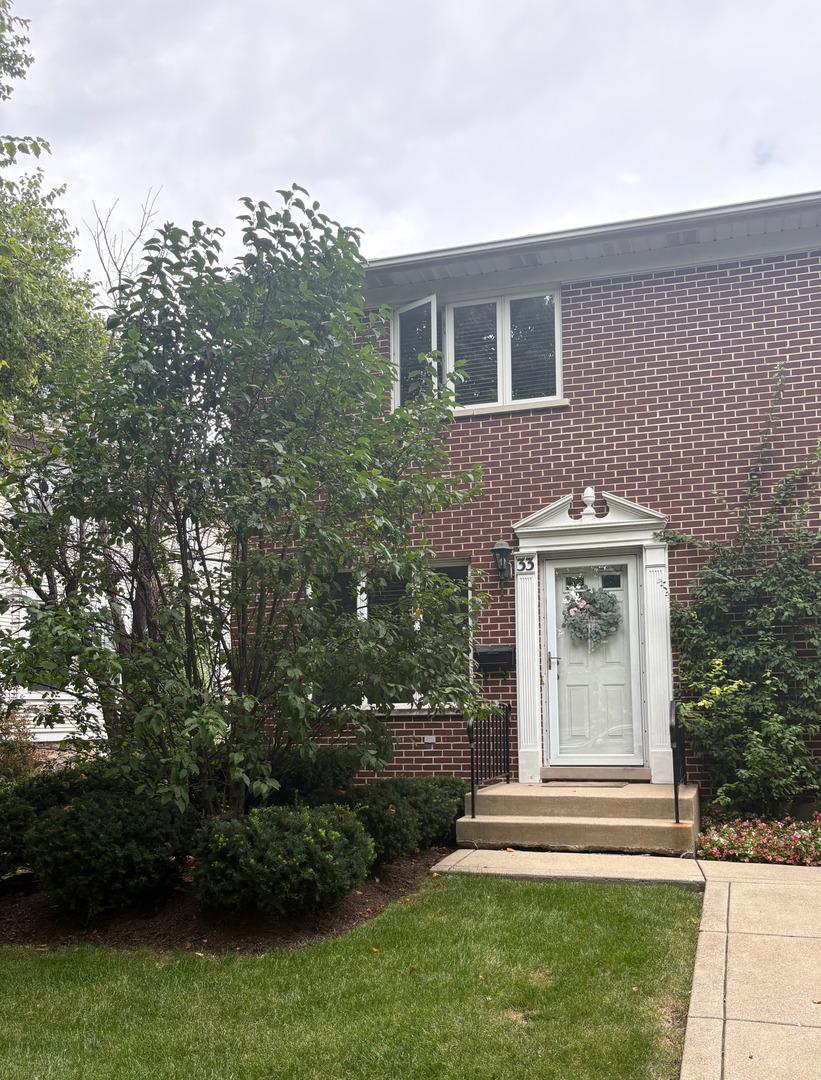 33 N Madison Ave., La Grange, IL 60525