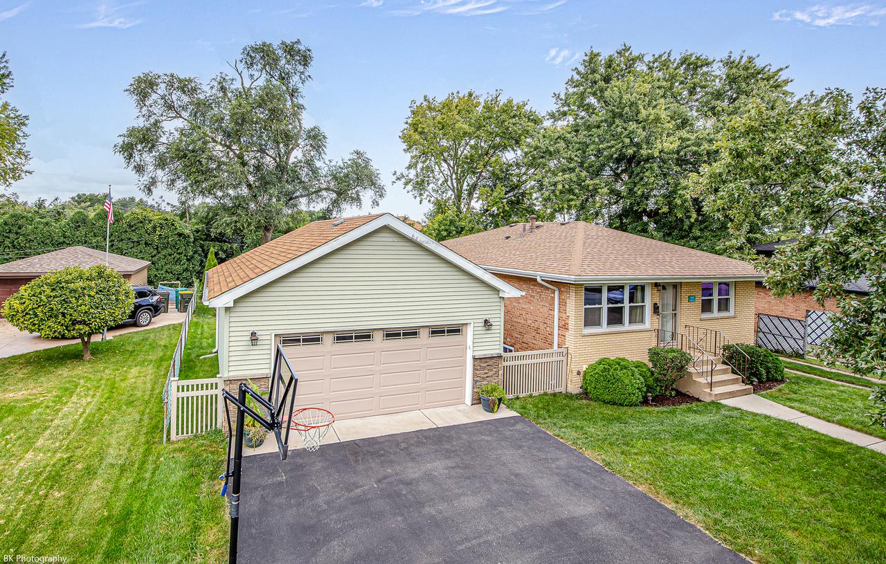 6520 Ridge Dr., Chicago Ridge, IL 60415