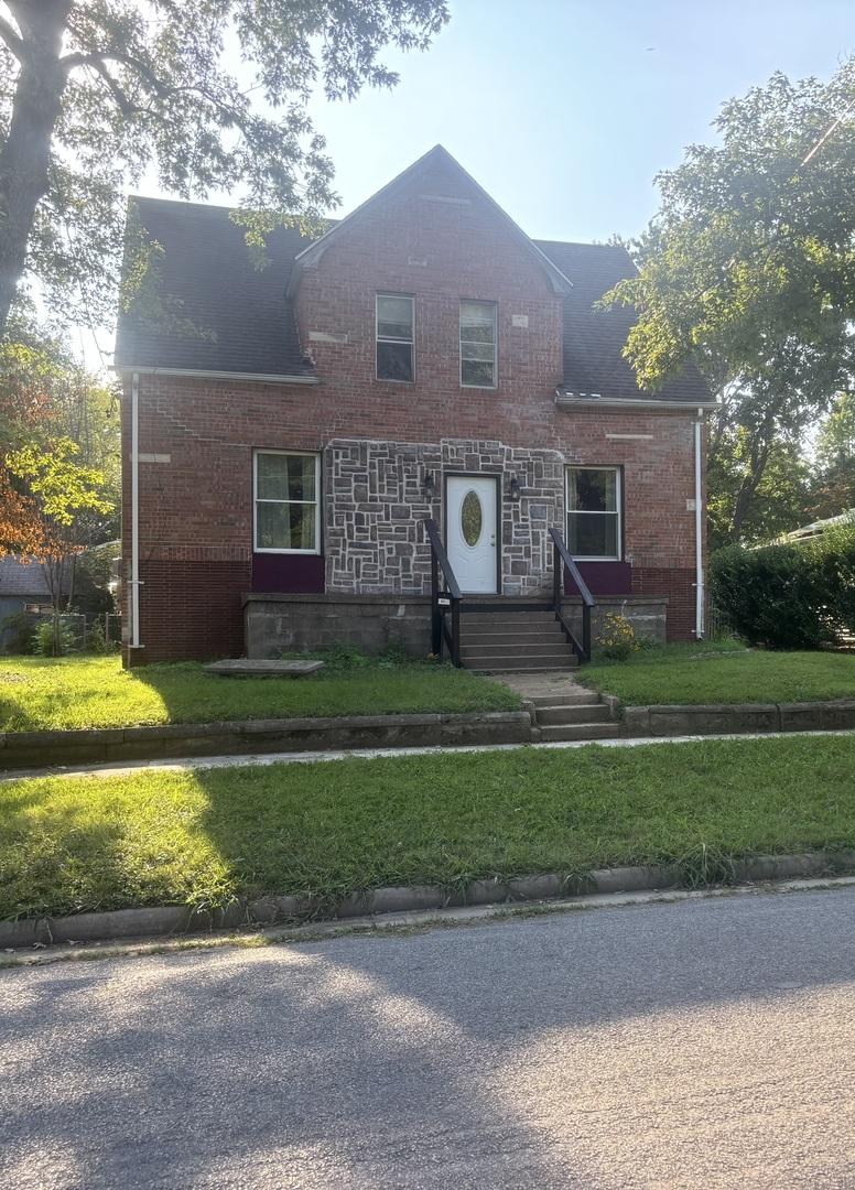 815 N 22nd St., Murphysboro, IL 62966