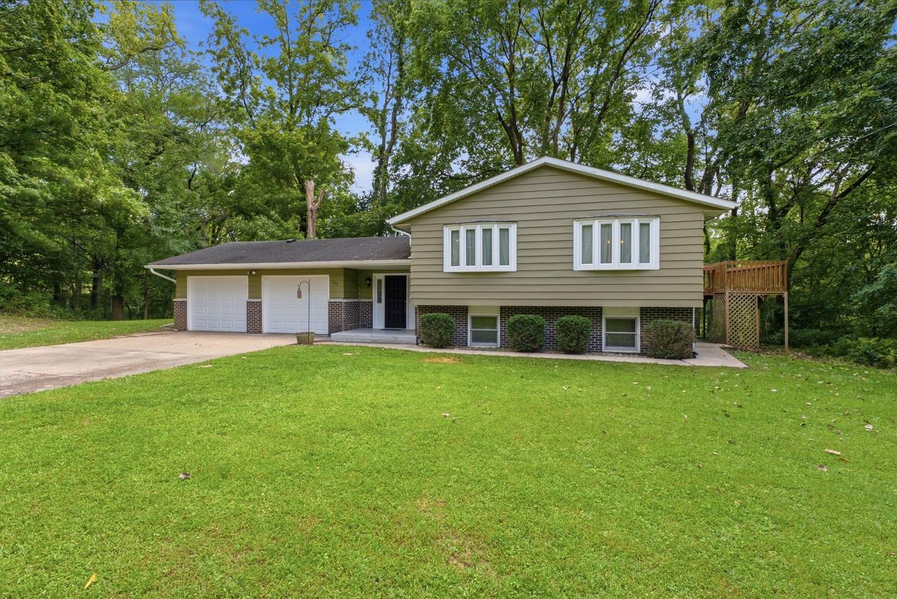 407 Oak Blvd., Port Byron, IL 61275