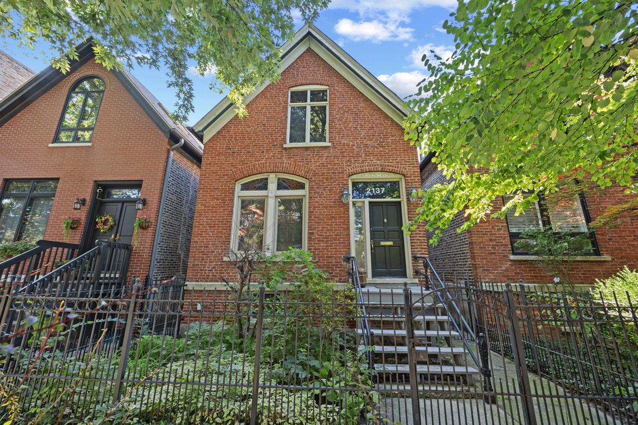 2137 W Moffat St., Chicago, IL 60647