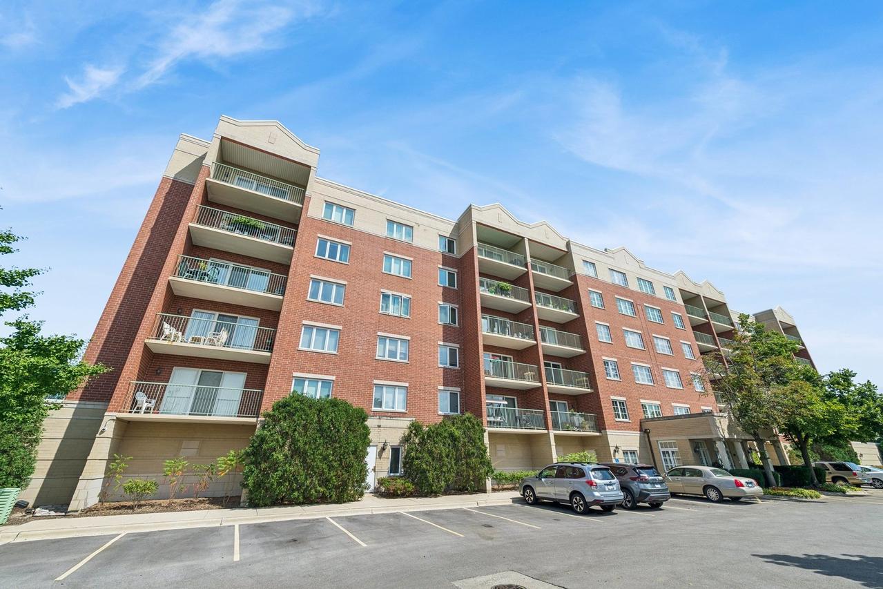 7400 Lincoln Ave. #504, Skokie, IL 60076