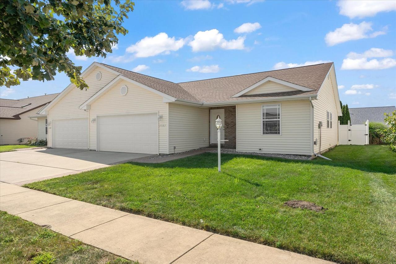 1701 E Lexington Dr., Urbana, IL 61802