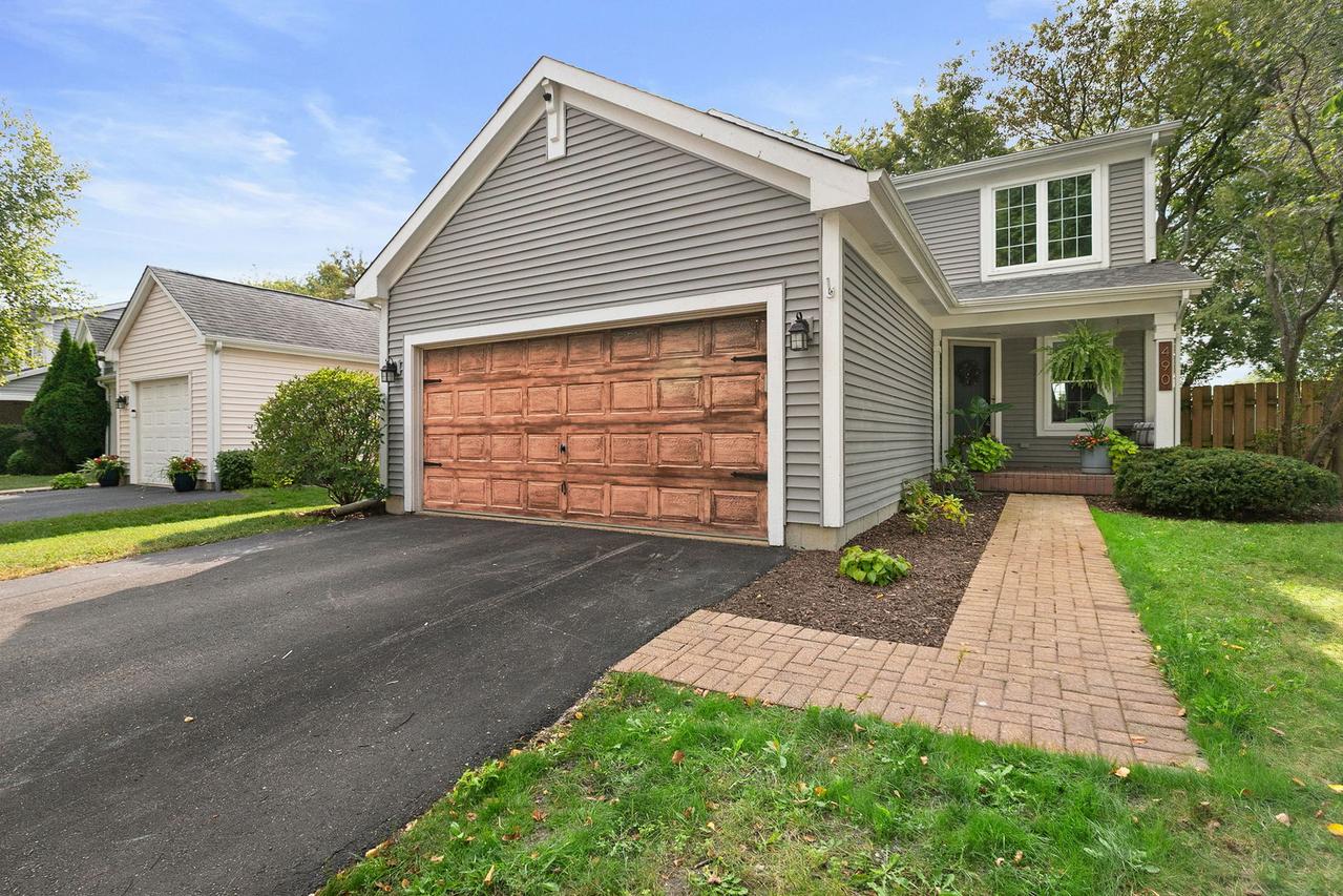 490 Cambridge Dr., Grayslake, IL 60030