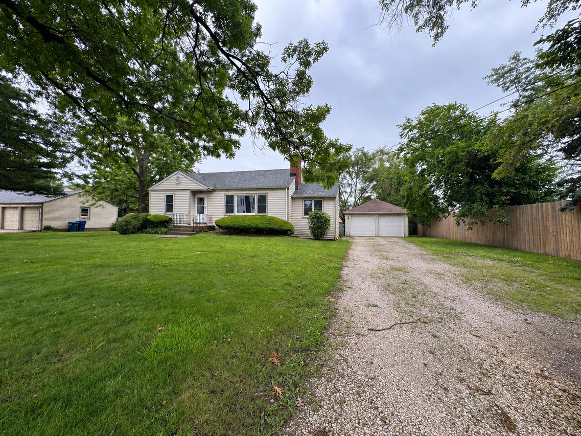 785 W Lincoln Ln., Des Plaines, IL 60018