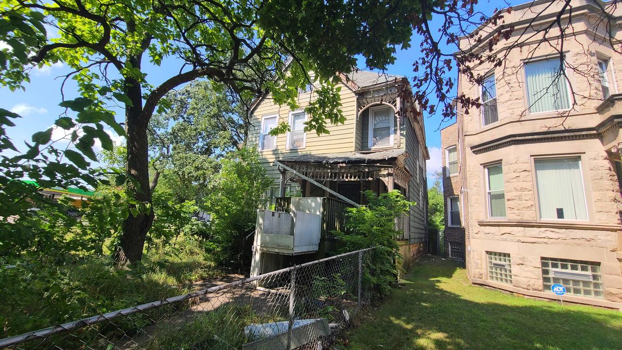 7048 S Perry Ave., Chicago, IL 60621