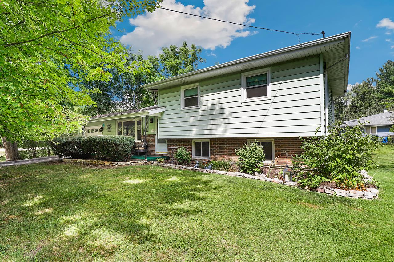 17558 Thorndale Ct., Lockport, IL 60441