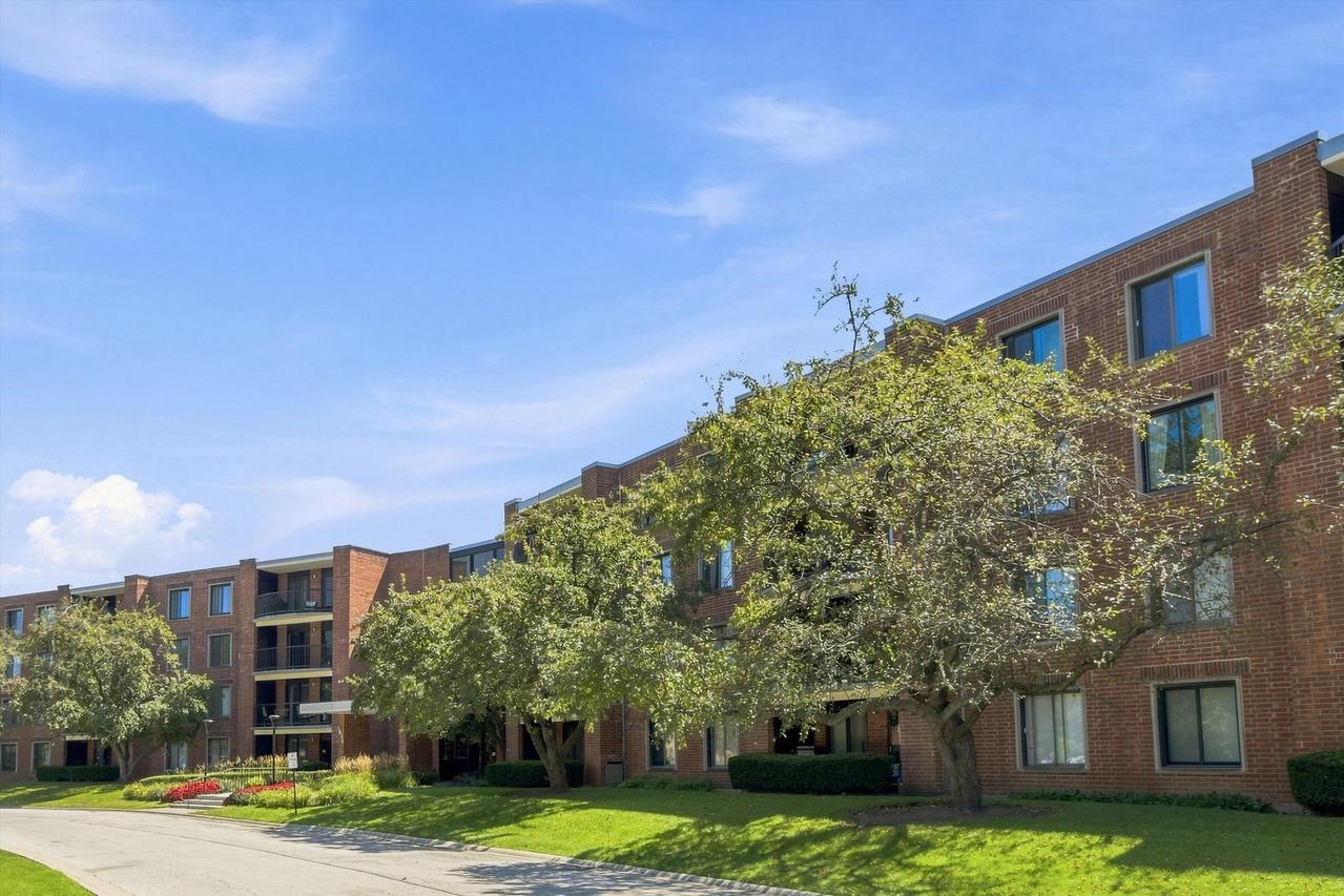 1415 E Central Rd. #319C, Arlington Heights, IL 60005