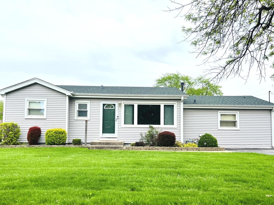 8605 Leclaire Ave., Burbank, IL 60459