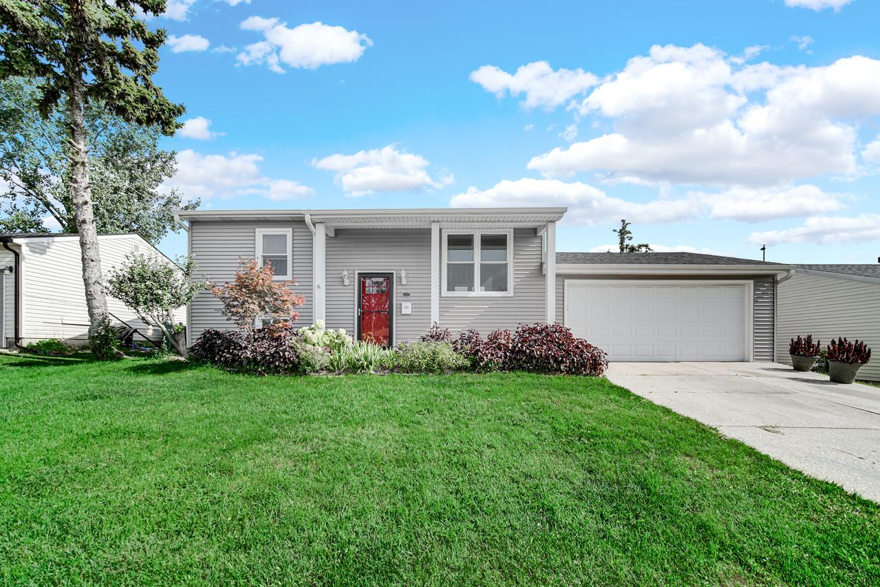 310 Mckool Ave., Romeoville, IL 60446
