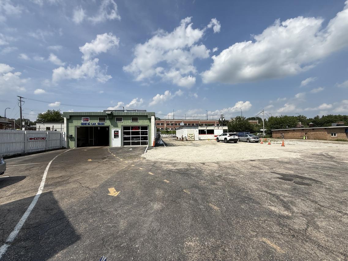 618-628 S First St., Geneva, IL 60134
