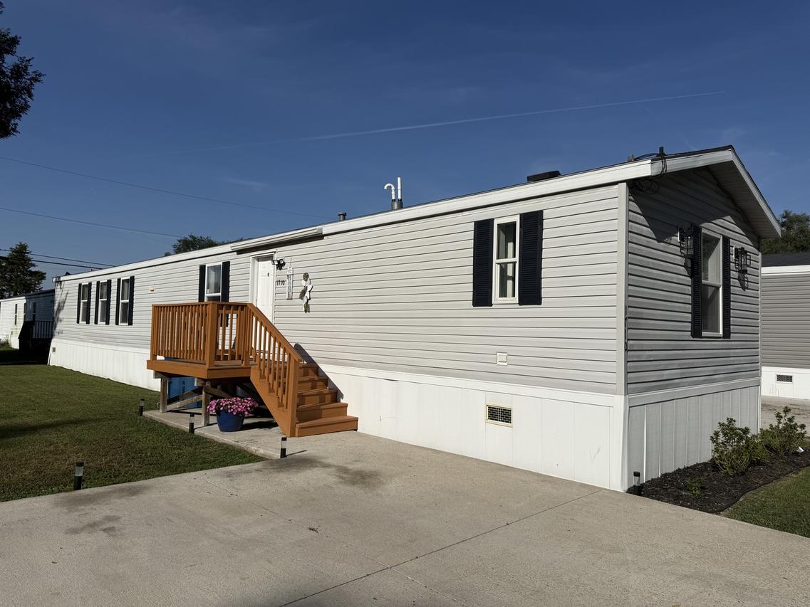 1710 W 4th Ave., Coal Valley, IL 61240