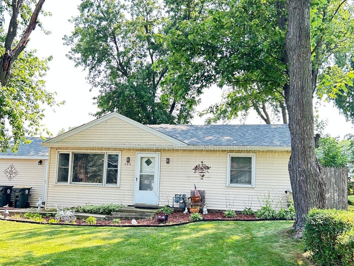 400 Birchwood Dr., Antioch, IL 60002