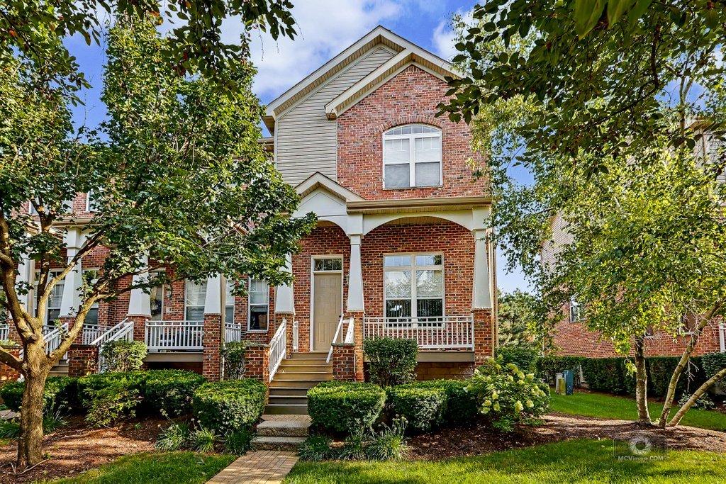 1116 Longwood Dr., Lisle, IL 60532