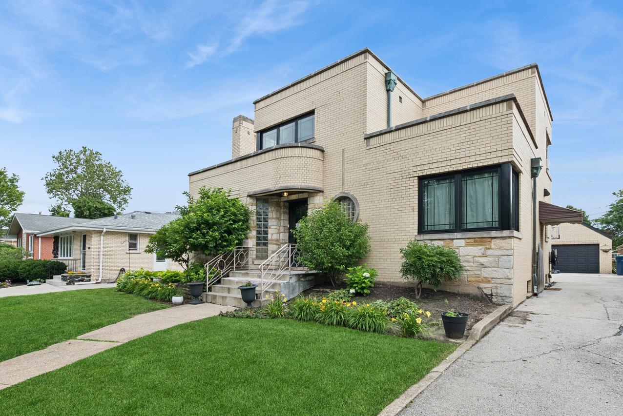 10155 S Clifton Park Ave., Evergreen Park, IL 60805