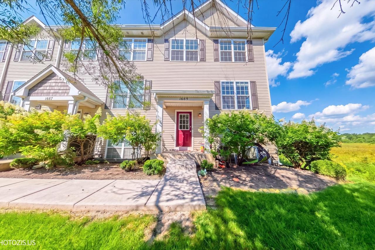 1689 W Turtle Creek Ln., Round Lake, IL 60073